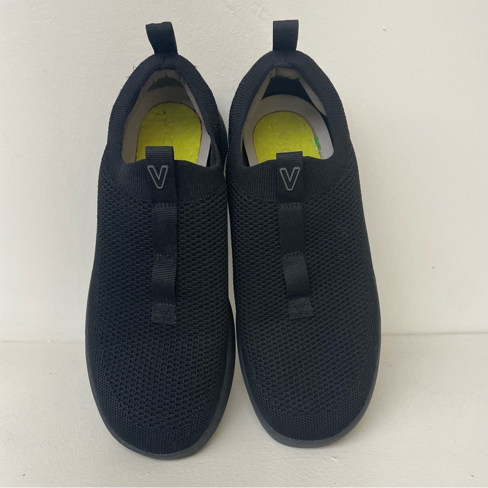 Slip-On Knit Walking Shoes - Black